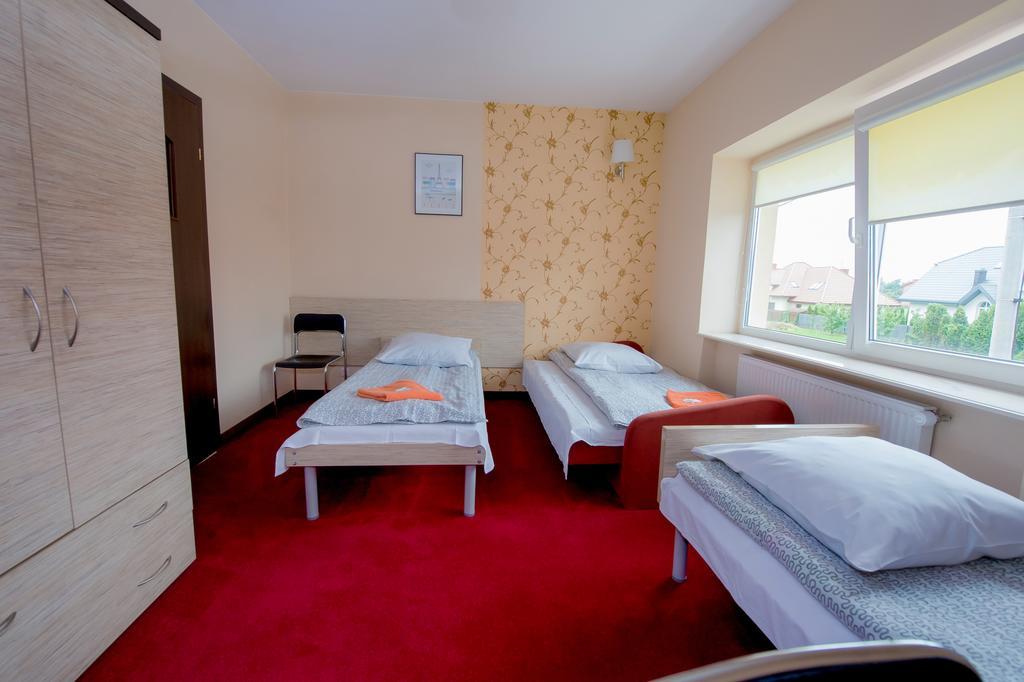 Hotelik Jankowski Raszyn Exteriör bild