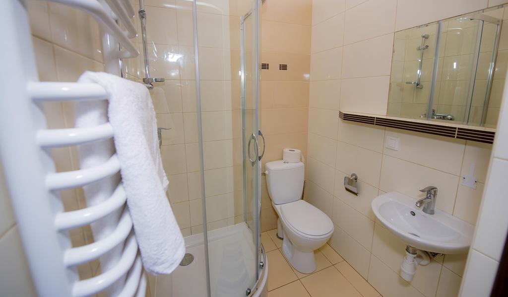 Hotelik Jankowski Raszyn Exteriör bild